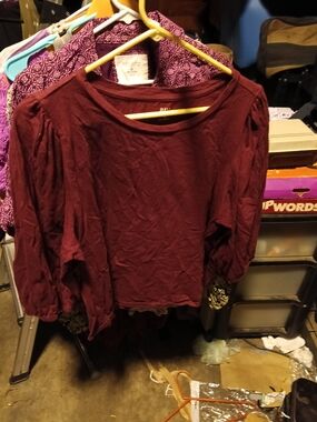 a.n.a Burgundy Puff-Sleeve Crewneck Top